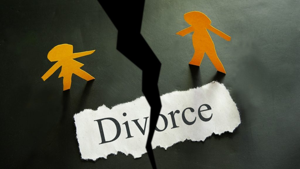 Thẩm quyền giải quyết ly hôn